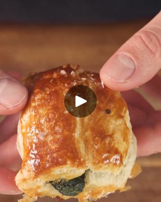 mini Salmon wellington | Salmon Bites - Little pockets of heaven from @gulasgrub #salmonbites #salmon #salmonrecipes #salmondish #easyrecipes | By Tasty UKFacebook Cranberry Brie Wreath, Savory Christmas Food, Croissant Wreath, Salmon Wellington Recipe, Salmon Wellington, Wellington Recipe, Salmon Bites, No Cook Appetizers, Facebook Recipes