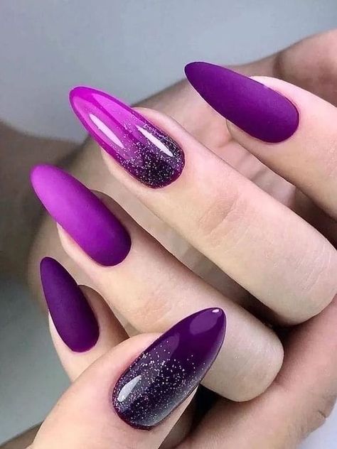 Dark purple ombre nails with glitter Pink Purple Ombre Nails, Ombre Nail Colors, Purple Ombre Nails, Coffin Nails Ombre, Pink Chrome Nails, Special Nails, Pink Ombre Nails, Ombre Nail, Ombre Nails Glitter