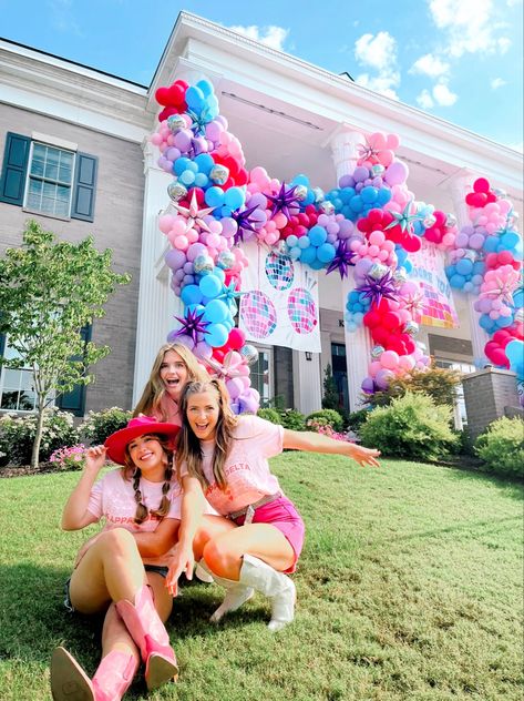 Sorority Balloon Arch, Harry Styles Sorority, Bid Day Balloons, Balloon Arch With Disco Balls, Disco Bid Day Theme, Disco Bid Day, Aoii Bid Day, Welcome To The Disco Bid Day, Kappa Delta Bid Day