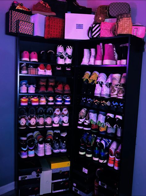 Shoe Room Ideas, Shoe Organization Ideas, Girly Room Ideas, Sneaker Room, Sneakerhead Room, Room Organization Bedroom, Shoe Room, Luxury Room Bedroom, Hype House