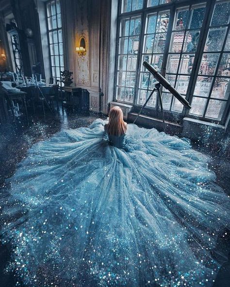 ⭐"Trátame como una reina y te trataré como un rey...Trátame como un juego y te mostraré como se juega." ♡´･ᴗ･`♡ Sparkle Wedding Dress, Fashion Gowns, Princess Ball Gowns, Gowns Prom, Ball Gowns Evening, Cute Prom Dresses, Fantasy Gowns, Fairytale Dress, Princess Wedding Dresses