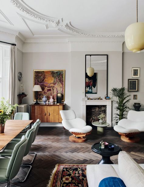 An interior designer creates a harmonious home for herself from a formerly disorganised mansion flat | House & Garden And Studio Interiors, Copper Rug Living Rooms, Art In House Living Rooms, How To Design Living Room, Art Deco Houses Interior, Living Room Art Work, Art Work For Living Room, Vintage House Interior, Art Apartment