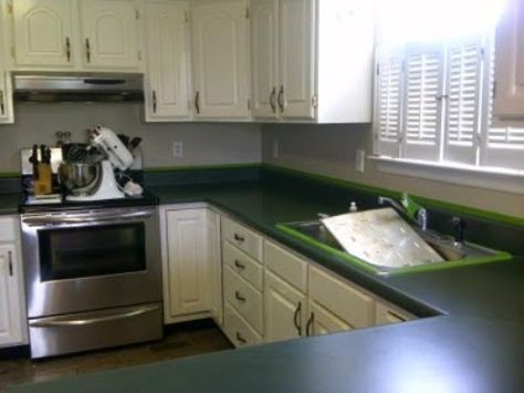 pictures of kitchens with green countertops | visit kitchenappliancereviews net Green Laminate Kitchen, Green Laminate Countertops, Green Kitchen Countertops, Green And White Kitchen, Green Laminate, Kitchens With White Cabinets, Green Countertops, Green Kitchen Walls, Backsplash For White Cabinets