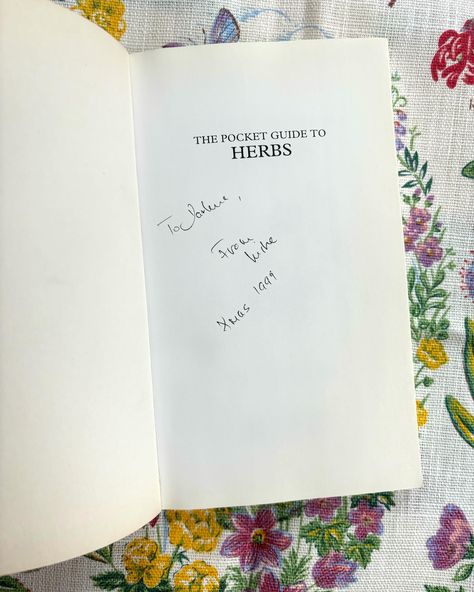 🌸A Pocket Guide to Herbs by Anna Kruger With Over 200 Illustrations, 1999 Edition🌸$18//SOLD Book is in good used condition! Please note there is a hand written dedication on the inner page. Book is filled with herbal information, habitat, uses, properties, historical references and illustrations on every page! 192 Pages Laminated Cover Measurements 19cm x 11.5cm x 1.5cm 🌼Be the first to comment “SOLD” 💸EMT required to hold the item 🏡 Porch pick up in Mineville, NS 🚗 Delivery availab... Book Dedication, Hand Written, Writing A Book, Handwriting, Habitat, Porch, Pick Up, Herbs, Illustrations