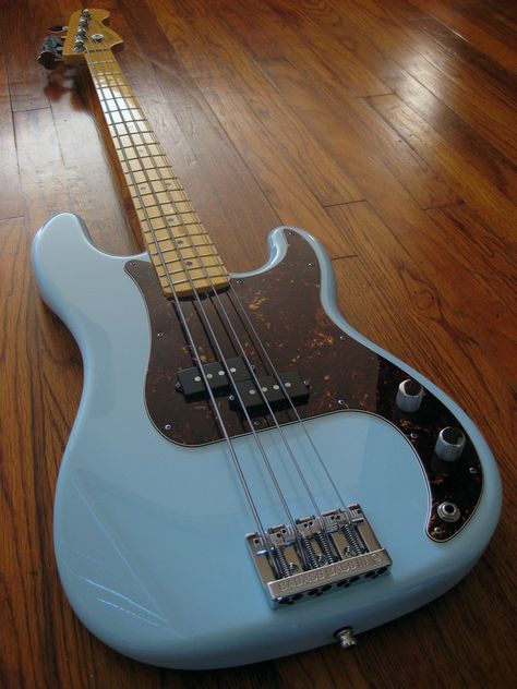 light blue fender p-bass with brown pick guard...sigh Cool Looking Bass Guitars, Light Blue Bass Guitar, Funky Bass Guitar, Fender P Bass, Custom Guitar Picks, All About That Bass, Guitar Rig, Fender Precision Bass, Guitar Obsession