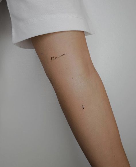 444 Dainty Tattoo, Small Cursive Tattoo, Energy Tattoo, Minimal Tattoo Ideas, J Tattoo, Tattoo Spots, Petite Tattoos, Cute Tiny Tattoos, Small Hand Tattoos