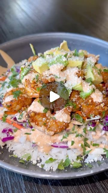 Shrimp Bowl Healthy, Baja Shrimp Bowl, Chipotle Lime Sauce, Baja Shrimp, Shrimp Bowl, Avocado Mayo, Asian Bowls, Cooking Jasmine Rice, Rice Bowls Recipes