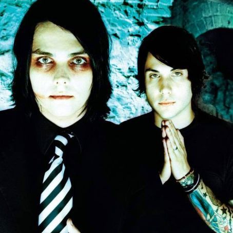 My Chemical Romance Wallpaper, Emo Song, Gerard And Frank, Emo Pfp, I Love Mcr, Rawr Xd, Frank Iero, Emo Bands, Gerard Way