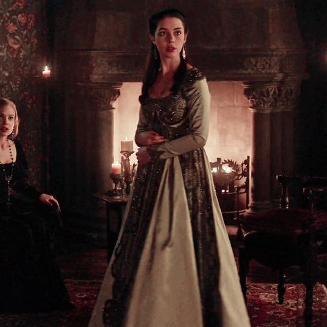 Mary Stuart Pregnant, Mary Stuart Reign, Velaryon Oc, Mary Stewart, Mermaid Stuff, Mary Stuart, Adelaide Kane, Mary Queen Of Scots, Fasion Outfits