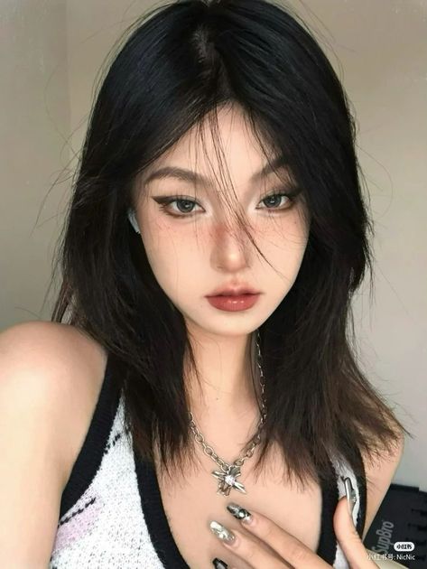 Asian Baddie Makeup Look, Girls Ulzzang, Concert Makeup, Asian Makeup Looks, Ulzzang Couple, Nail Swag, Page Facebook, Baddie Makeup, Asian Makeup