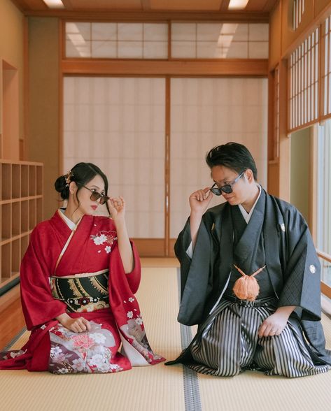 👘 Kimono Photoshoot in Tokyo ❤️ Sometimes I shoot more formal sessions with kimonos for preweddings. The trees behind them are cherry blossom trees, though right now they’re just bare branches. I can only imagine how stunning it will look during sakura season next year 😍 . . . #tokyophotographer #tokyophotography #tokyocameraclub #tokyophotoclub #tokyophoto #kimono #kimonoshootingtokyo #kimonophotoshoot #kimonophotography #kimonostyle #sweetescapetokyo #sweetescapephotographer #vacationphot... Kimono Couple Photoshoot, Kimono Photoshoot, Japan March, Sakura Season, Tokyo Photography, Tokyo Photos, Japanese Yukata, Cherry Blossom Trees, I Can Only Imagine