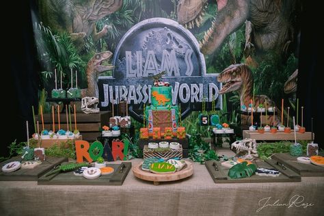 Kara's Party Ideas Jurassic Park Birthday Party | Kara's Party Ideas Dinosaur Themed Food, Dinosaur Party Ideas, Jurassic Park Birthday Party, Jurassic Park Party, Birthday Party At Park, Jurassic Park Birthday, Dinosaur Birthday Party Decorations, Lego Jurassic, Park Birthday