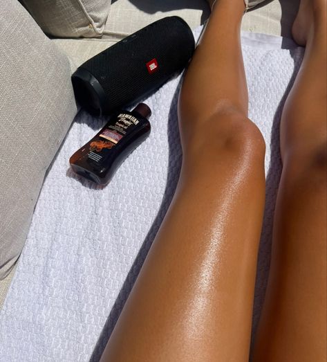 Tan Line Pictures, Tan Inspiration, Tanning Goals, Tanning Aesthetic, Tan Girl, Healthy Tan, Tan Summer, Tanned Skin, Summer Tan