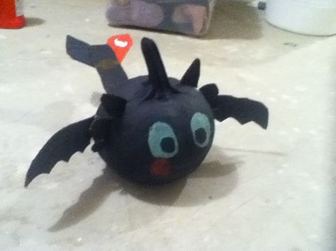 Just finished my toothless pumpkin' Toothless Dragon Pumpkin, Toothless Pumpkin, Pumpkins Decorating Ideas, Dragon Pumpkin, Pumpkin Book Report, Pumpkins Decorating, Dragon Pics, Monster Pumpkin, Book Pumpkin