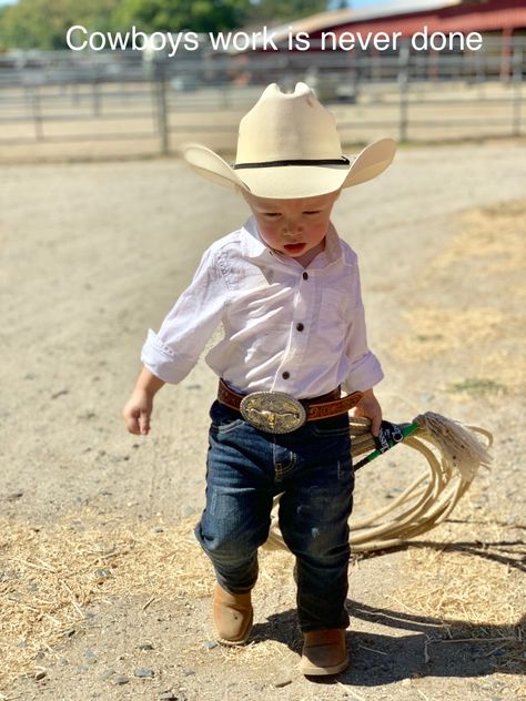 Western Baby Clothes, Baby Boy Cowboy, Toddler Boy Halloween Costumes, Wedding Outfit For Boys, Cowboy Love, Cowboy Wedding, Western Babies, Cowboy Birthday