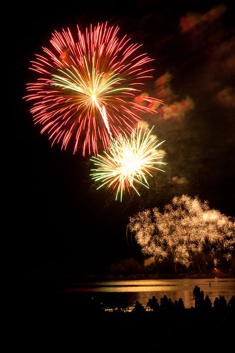 Ashbridges Bay, Toronto, Canada Canada Day Aesthetic, Canada Day Fireworks, Fireworks Photo, Summer Wishlist, Day Aesthetic, Fire Works, Happy Canada Day, Queen Birthday, Canada Day