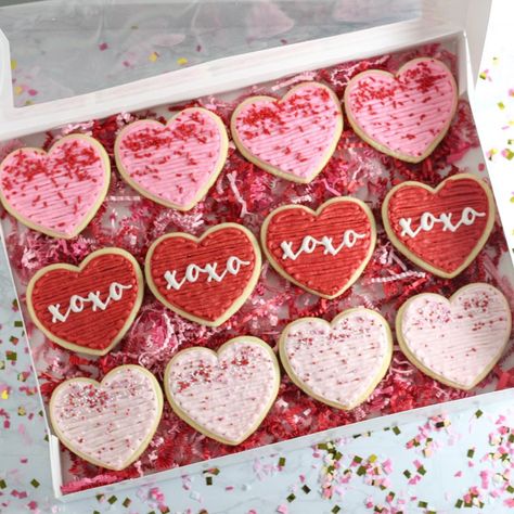 Katie Garrison on Instagram: “XOXO . . . #sugarcookies #buttercreamcookies #cookiedecorating #valentinescookies #valentinesday #buttercream #richmondva #rva #804 #baking…” Valentine Cookies Decorated Buttercream, Xo Cookies, Buttercream Cookies, Valentine Cookies Decorated, Valentines Day Cookies, Heart Cookies, Valentine Cookies, Cookie Designs, Decorated Cookies