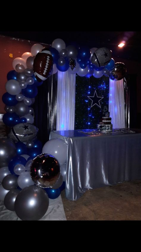 Dallas Cowboys Bday Party, Dallas Cowboy Backdrop Ideas, Dallas Cowboy Theme Party, Dallas Cowboy Party Decorations, Dallas Cowboys Balloon Arch, Dallas Cowboy Theme Party For Adults, Dallas Cowboys 1st Birthday Party, Dallas Cowboys Balloon Garland, Dallas Cowboys Gender Reveal Ideas