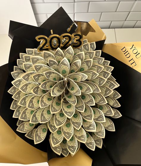 Money Bouquets For Boys, 100 Dollar Bouquet, Money Bouquets For Graduation, Bouget Flower Money, Graduation Money Flower Bouquet, 100 Money Bouquet, Small Money Bouquet Graduation, Money Bouquet For Men, Money Ramo