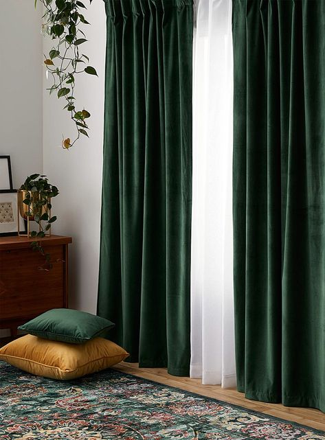 Green Curtains Living Room, Emerald Green Curtains, Emerald Curtains, Green Curtains Bedroom, Stylish Curtains, Green Curtains, Red Curtains, Velvet Curtains, Bedroom Green