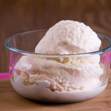 Easy Vanilla Ice Cream for 4 Qt. Ice Cream Maker - HamiltonBeach.com Glamping Meals, Ice Cream Maker Recipes Vanilla, Easy Vanilla Ice Cream, Homemade Ice Cream Recipes Machine, Ice Cream Shakes, Ice Cream Recipes Machine, Home Made Ice Cream, Christmas Yummies, Vanilla Ice Cream Recipe