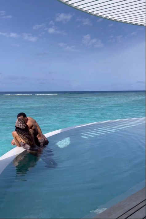 Luxury Couple Vacation, Island Proposal, Vacation With Girlfriend, Island Honeymoon, Couple Island Aesthetic, Maldives Couple Aesthetic, Honeymoon Phase Aesthetic, Black Couple On Vacation, Relationship Vacation