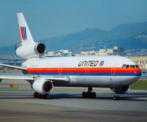 747 400, Dc 10, Boeing Aircraft, Vintage Planes, Vintage Aviation, Commercial Aircraft, United Airlines, Wide Body, Spacecraft