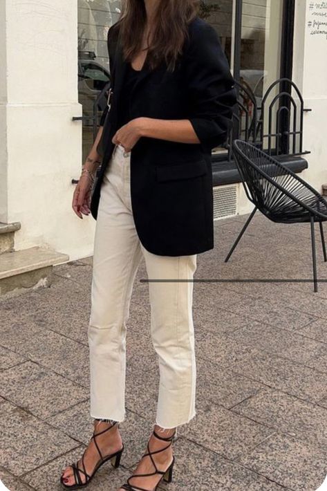 Black And White Outfit, Design Moda, Casual Work Outfits, Mode Inspo, Looks Chic, Blazer Outfits, 가을 패션, Classic Outfits, Business Casual Outfits