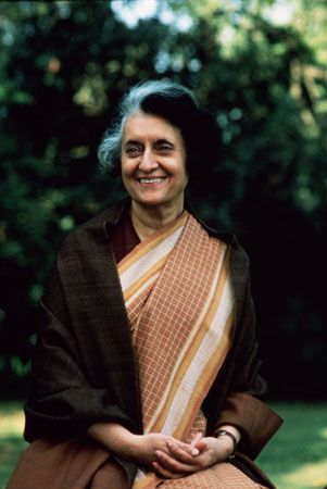 Indira Priyadarshini Gandhi (1917-1984) - Find A Grave Memorial Indira Gandhi Quotes, National Leaders, Saree Inspiration, Indian Economy, Iconic People, Iron Lady, Jawaharlal Nehru, Rajiv Gandhi, Indira Gandhi