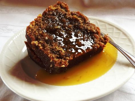 Whiskey Cake Recipe, Whiskey Caramel, Whiskey Cake, Walnut Cake, Caramel Cake, Beer Recipes, Irish Recipes, Pound Cake Recipes, Piece Of Cake