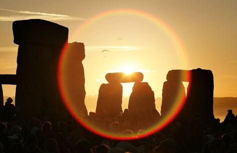 Druids Celebrate The Summer Solstice At Stonehenge Summer And Winter Solstice, December Solstice, June Solstice, Taurus Sun, Megalithic Monuments, Happy Solstice, Solstice And Equinox, Tropic Of Capricorn, Solstice Celebration