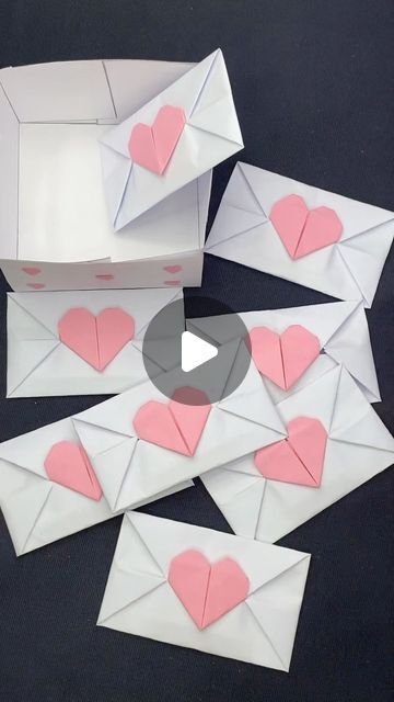 Sobres para tus cartas 💌💌💌 #origami #diy #easydiy #crafts #tutorial #cartas | Instagram Ideas Para Una Carta, Ideas De Carta, Carta Aesthetic, Cute Crafts For Your Boyfriend, Envelope Origami, Origami Tutorial Easy, Origami Cards, Heart Envelope, Origami Gifts