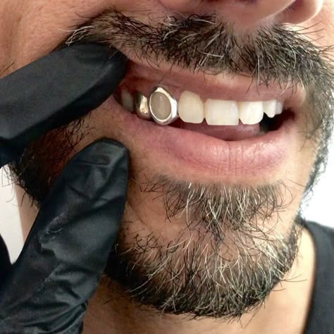 Grillz Teeth Men Aesthetic, Silver Grillz Men, Grillz Teeth Men, Grillz Men, Gold Tooth Cap, Mouth Grills, Teeth Gems, Silver Teeth, Silver Grillz