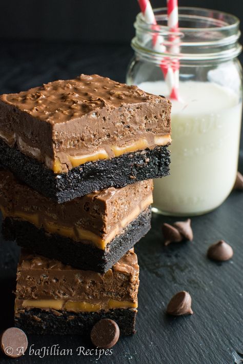 Crack Brownies | A baJillian Recipes Peanut Butter Krispies, Dark Chocolate Brownies, Cereal Killer, Blondie Brownies, Cookie Bar Recipes, Brownie Bar, Chocolate Brownies, Vegetarian Chocolate, Brownie Recipes