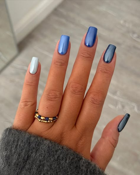 57 Cute Winter Nails Designs Art Ideas for the 2023-2024 Season Blue Chrome Nails, Manikur Kuku, January Nails, Nail Colors Winter, Nagel Tips, Smink Inspiration, Her Nails, Cute Gel Nails, Nagel Inspo