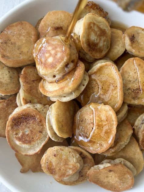 Mini Banana Pancake Bites - Peanut Butter and Jilly Mini Pancake Bites, Banana Pancake Bites, Family Friendly Breakfast, Banana Protein Pancakes, Banana Pancake, Pancake Bites, Banana Slices, Mini Bananas, Mini Pancakes