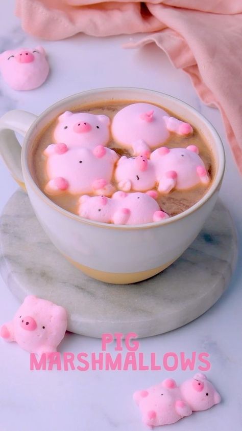 Pig Desserts Easy, Piped Marshmallow Recipe, Marshmallow Animals Recipe, Marshmallow Character Recipe, Pig Marshmallows, Piping Marshmallow Recipe, Cute Marshmallow Recipe, Marshmallow Pigs, How To Make Cute Food