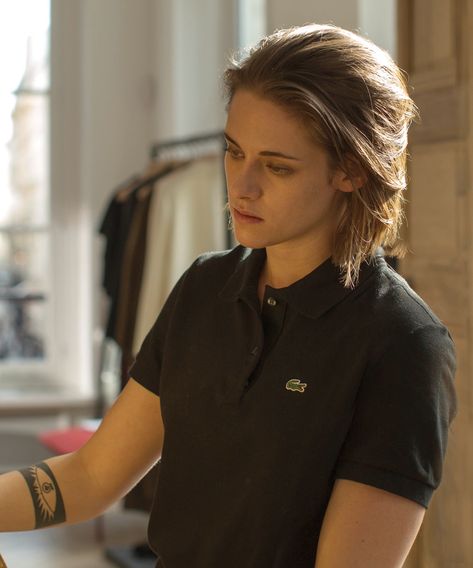 Kristen Stewart Personal Shopper, Masc Women, Kristin Stewart, Kristen Stewart Style, Hugh Dancy, Bella Swan, Types Of Women, 짧은 머리, Robert Pattinson