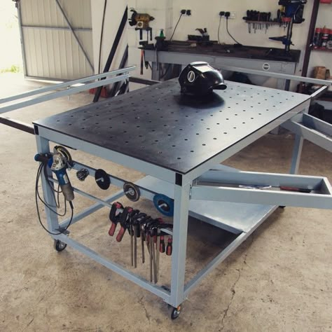 Metal Work Bench Ideas, Welding Bench Ideas, Metal Work Bench, Metal Work Table, Welding Bench, Welding Table Diy, Garage Workbench Plans, Welding Gear, Welding Tables