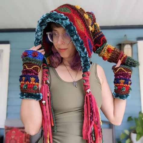 A matching Fae Elf Hood and fingerless gloves 🥰 It's always so fun to make these sets. My written pattern comes with a video tutorial, so if you want to make your own but you're not sure how to get started, I really hope that helps! #crochet #faeelfhood #crochethood #festivalfashion #festival Crochet Hood, Alt Clothes, Video Tutorial, Festival Fashion, Fingerless Gloves, A Video, Instagram A, Make Your Own, Elf