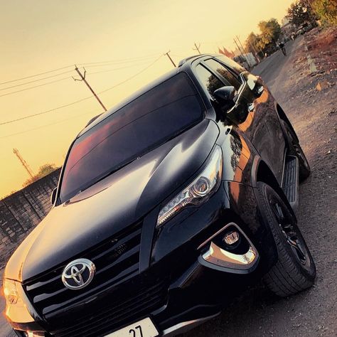 Black Fortuner Car Snap, Fortune Snapchat Story, Black Fortuner Car, Black Fortuner, Dark Lifestyle, Tumblr Car, Fortuner Car, Snapchat Pics, Pig Wallpaper