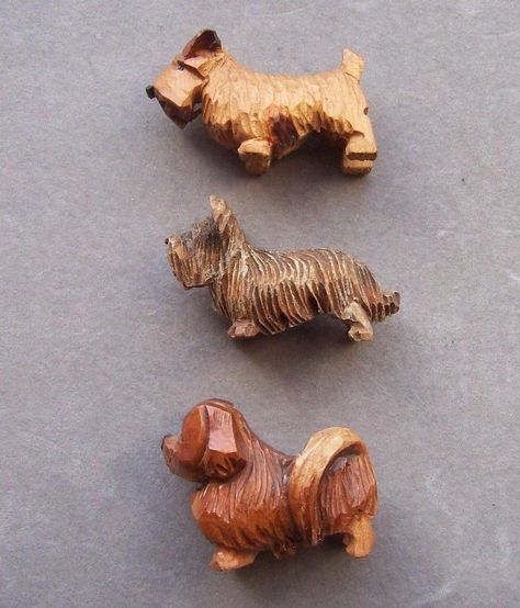 Lot of 3 Vintage Miniature Carved Wooden German Dog Figurines Yorkshire Terrier Schnauzer... Excellent condition. Unmarked, but I believe to be German. Dog Wood Carving, Dog Carving, Carved Wooden Animals, Whittling Projects, Wooden Figurine, Simple Wood Carving, Wood Carving For Beginners, German Dog, Wooden Dog