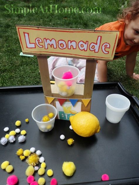 Learn and play with this lemonade stand. Lemonade Dramatic Play, Lemonade Activities For Toddlers, Lemonade Crafts Preschool, Lemonade Activities, Preschool Picnic, Homeschool Summer, Water Study, Egg And Spoon Race, Dramatic Play Printables