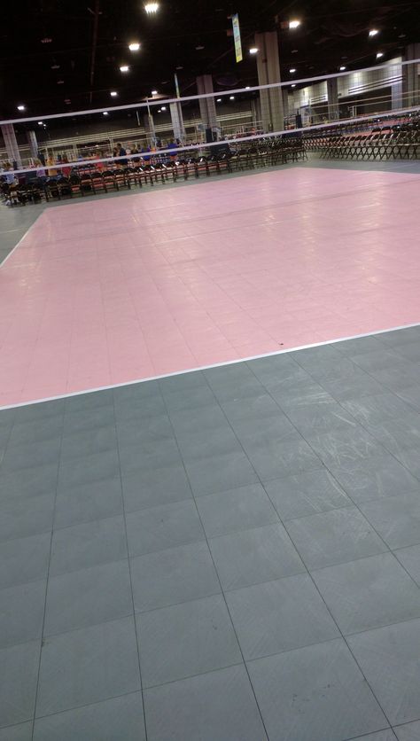 Pink Volleyball Wallpaper, Volleyball Court Aesthetic, Pink Volleyball Aesthetic, Volleyball Vibes, Pink Volleyball, Volleyball Wallpaper, Volleyball Gear, Indoor Volleyball, Volleyball Court