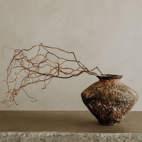 fall apartment decor, modern fall decor, fall home decor, fall decorations Ikabena Vase, Organic Home Decor Natural, Apartment Decor Modern, Fall Apartment, Rustic Vases, Fall Apartment Decor, Industrial Chic Decor, Modern Fall Decor, Rustic Chic Decor