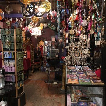 Witch Store, Witchcraft Shop, Store Aesthetic, Witchy Room, Magic Store, Witch Room, Future Shop, Metaphysical Store, Crystals Store