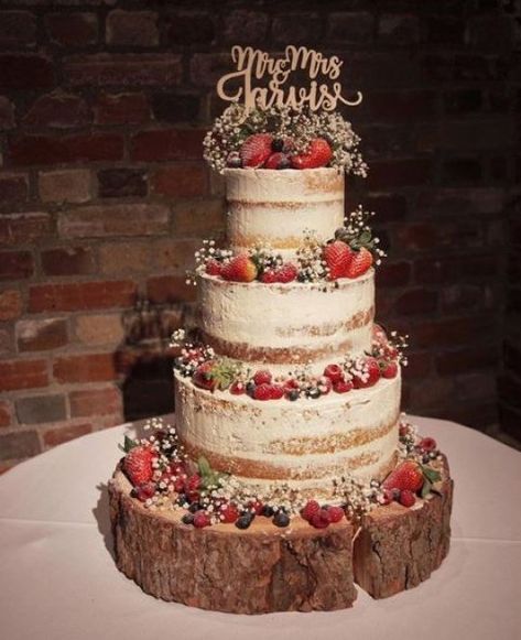 Square Wedding Cake Designs, Wedding Cake Guide, Wedding Cake Strain, Square Wedding Cake, How To Make Wedding Cake, Wedding Cake Prices, Wedding Cake Tops, Square Wedding Cakes, Wedding Anniversary Cake