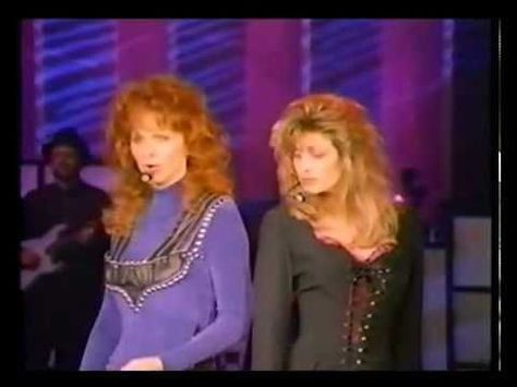 Reba McNamara and Linda Evans, Does He Love You Music Duets, Linda Davis, Goose Bumps, Country Music Songs, Great Song Lyrics, Country Videos, Reba Mcentire, Country Music Videos, Country Song