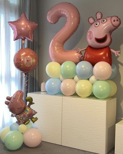 Peppa Balloon Decoration, Pepper Pig Balloon Ideas, Peppa Pig Balloon Bouquet, Peppa Pig Balloon Tower, Peppa Pig Party Balloons, Peppa Pig Party Ideas, Pig Party Ideas, Peppa Pig Balloons, Peppa Pig Decorations