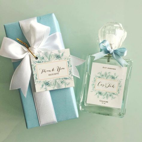 Just married wedding favor Perfume Giveaways Ideas, Perfume Favors, Perfume Souvenir, Decant Perfume, Small Perfume, Wedding Perfume, Debut Ideas, Perfume Sample, 50th Bday